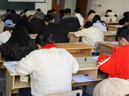 聊城成人高考：报考专升本的考生